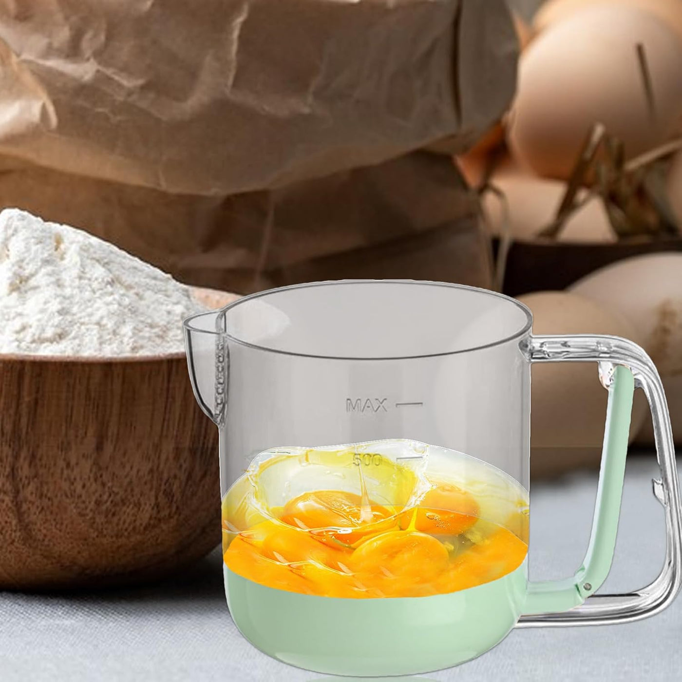 Tazza multifunzionale per sbattere le uova