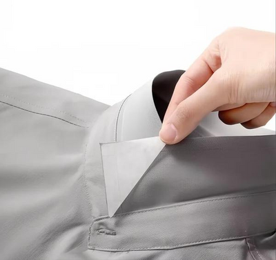 NOUIL™ Toppa a triangolo sul colletto della camicia